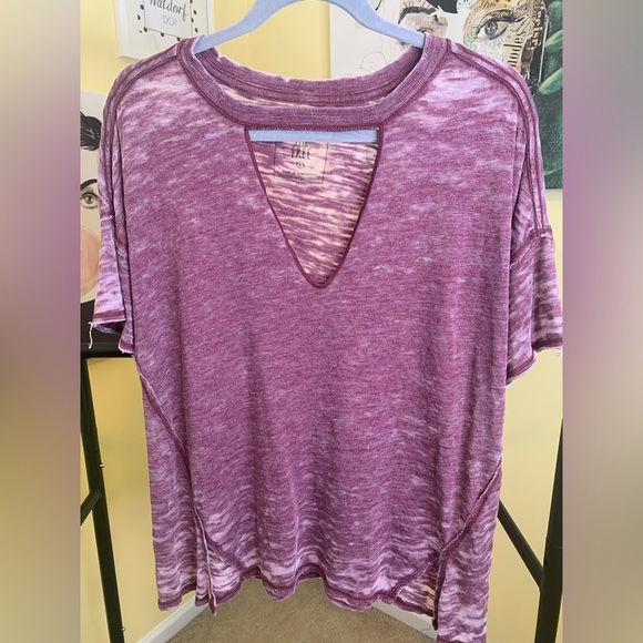 💫HP‼️💫 NWT FREE PEOPLE - We The Free “Jordan” Burnout Tee in Wine/Bord, Sz Small - Picture 2 of 4